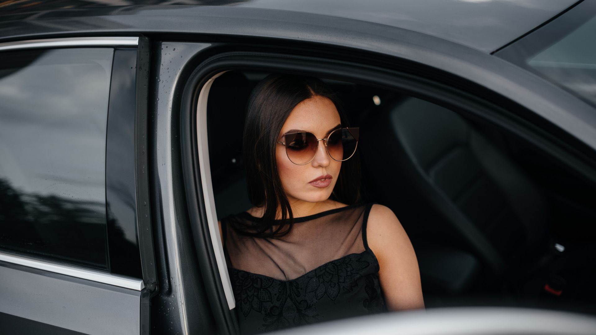 why choose luxury limos for your rebel nightclub experience