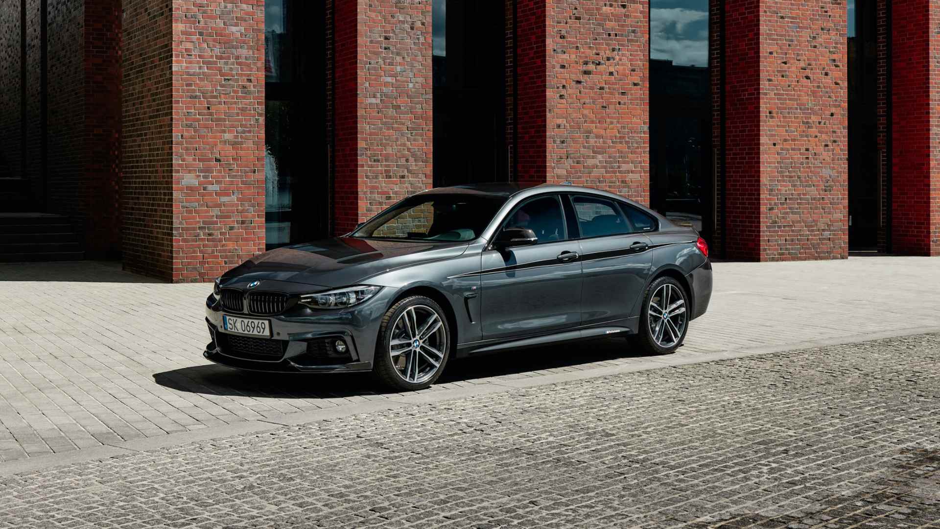 discover the exquisite fleet of luxury limos