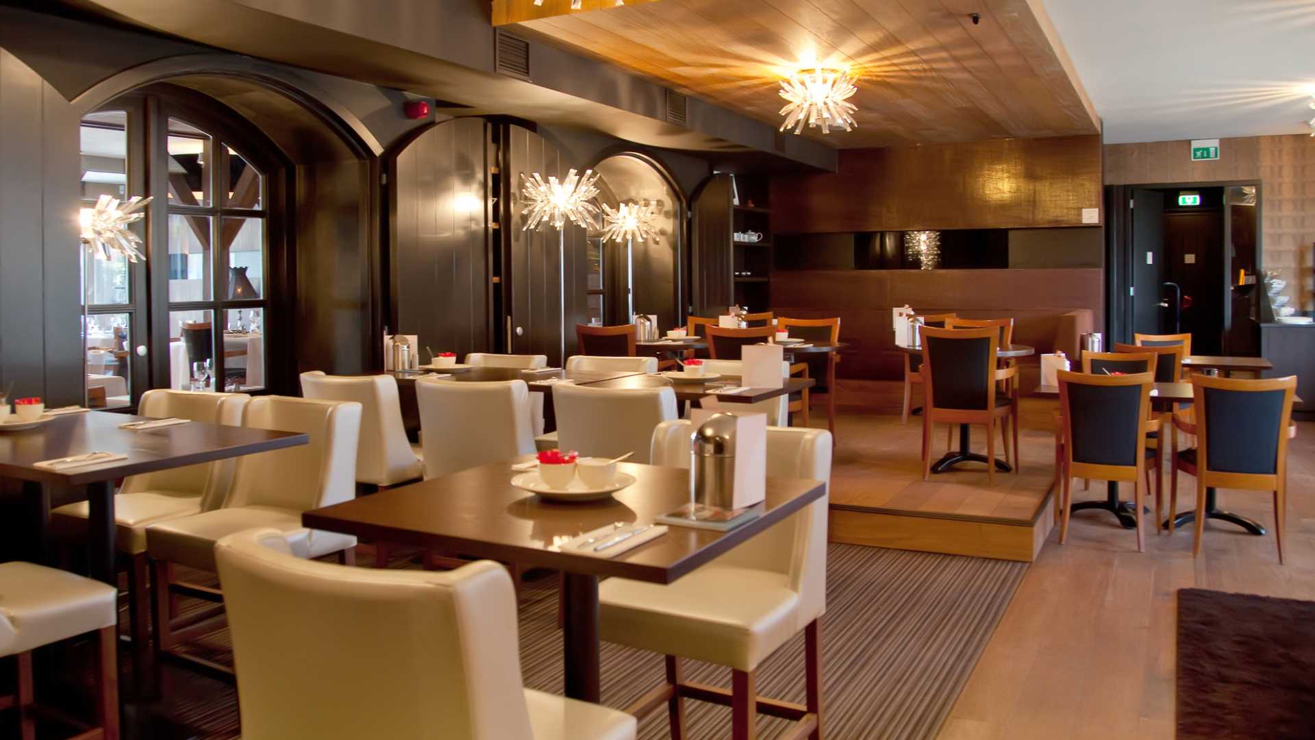 Savour the Flavours of the Sea at Mademoiselle Raw Bar and Grill