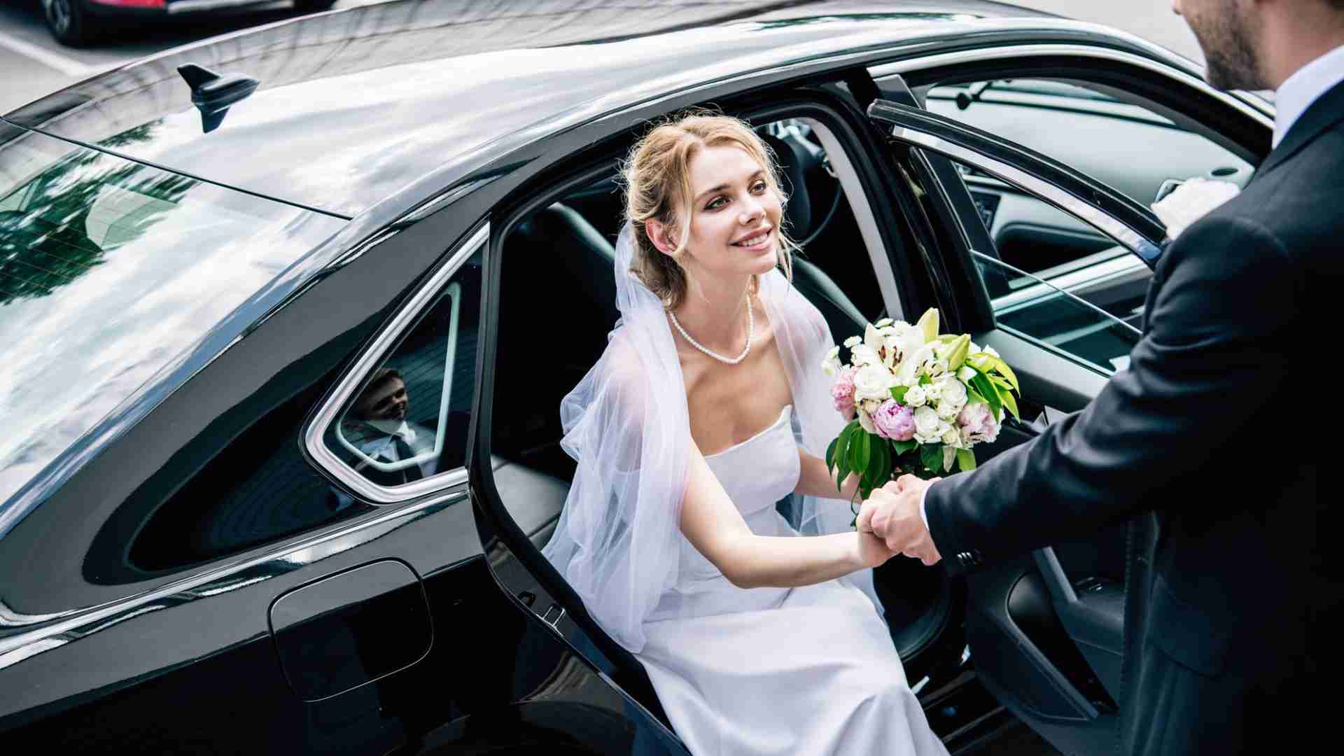 Your Ultimate Guide to Renting a Limousine for Your Wedding